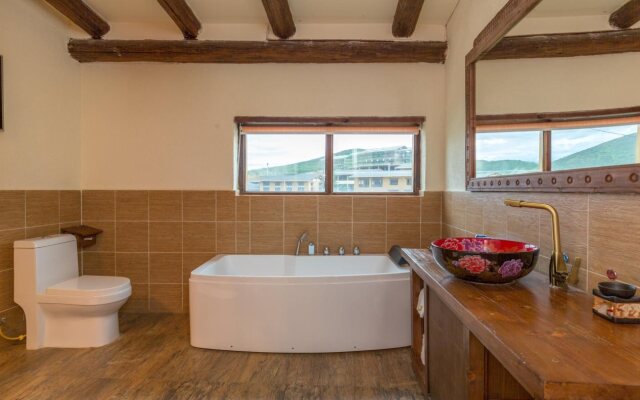 Shangri-La E-Outfitting Boutique Hotel