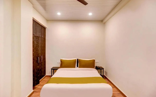 FabHotel SR Square