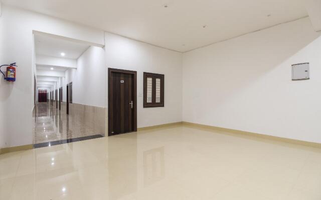 OYO 65072 Hotel JS Plaza