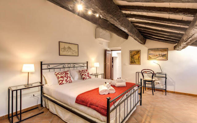 Trevi Fountain Elegant Two Bedrooms