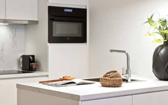 Fully Equipped Apartment With Lateral sea View