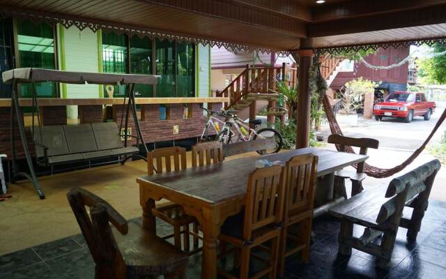 Three Moons Homestay