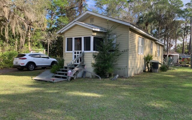 Nature Coast Inn and Cottages