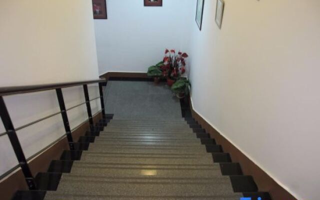 Xinchao Huari Hotel