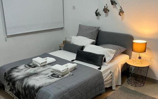 HESTIA: Downtown Nicosia studio with 1 double bed