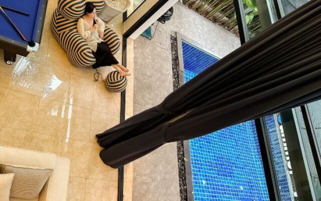 189/7bangkok 6 bedrooms private pool villa，1000square summer villa