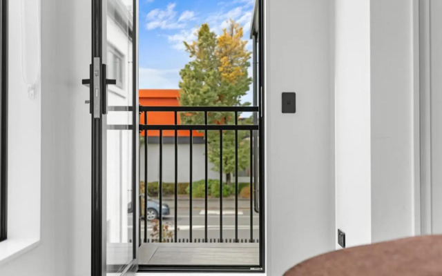 Deluxe Downtown Residence 3 Bed 3 Bath