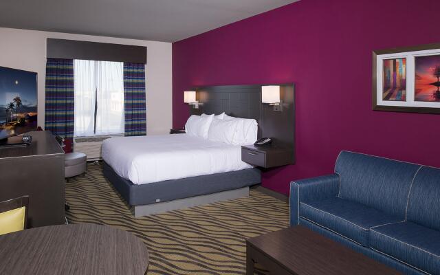 Holiday Inn Express Hutchinson by IHG