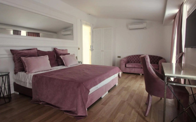 Nun Hotel Lara