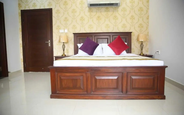 Gulberg Suites
