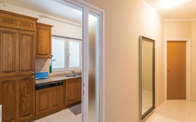 Awesome Home in Makarska With Wifi and 2 Bedrooms