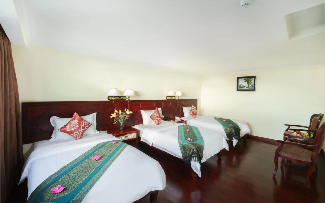 Smiling Hotel