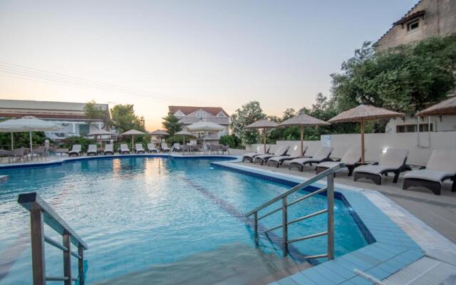 Avra Alykes resort