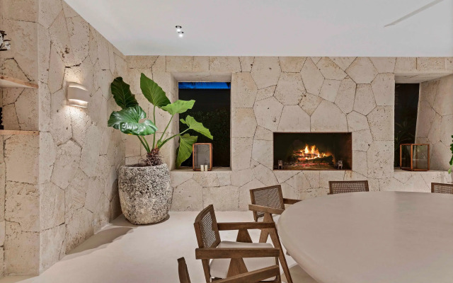 Magnificent 5BR Modern Tropical Villa With Pool
