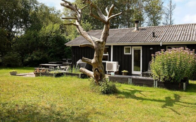 Luring Holiday Home in Ringkøbing With Terrace