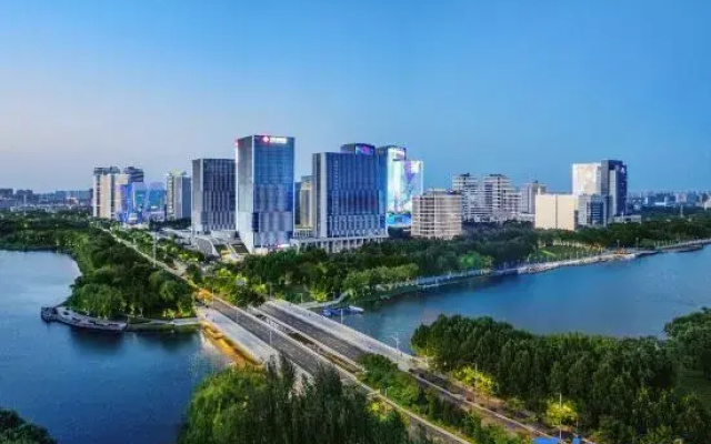QIANNAHOTEL SPLENDOR（Zhengzhou East Railway Station Longzihu University District）
