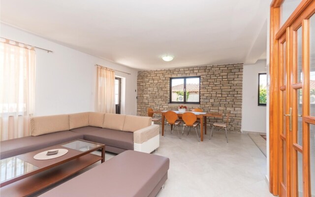 Beautiful Home in Bibinje With 5 Bedrooms