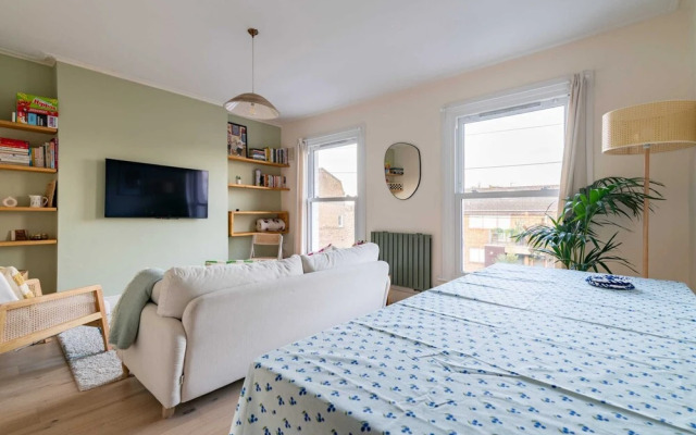 Beautiful Two Bedroom Abode In Clapham