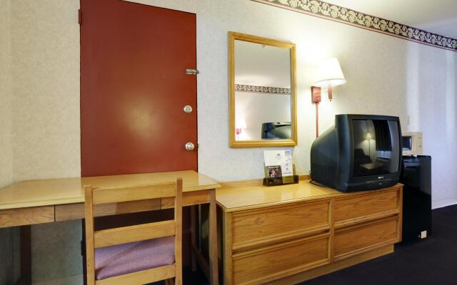 Americas Best Value Inn & Suites Macon at Eisenhower Pkwy