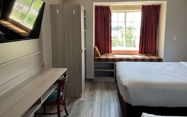 Microtel Inn & Suites by Wyndham Clarksville