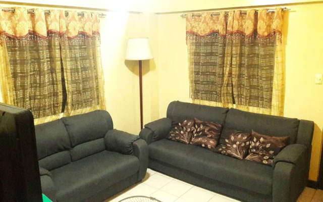 Migz N Tons Place at Cypress Towers