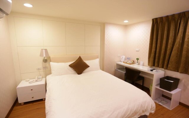 Jade Hotel