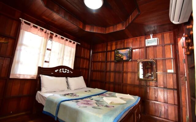 Petch Jed Sao Noi Resort