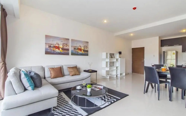 Chic Condo Karon by RESAVA