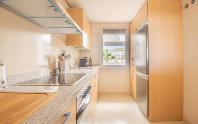 2237-Modern apt with private beach