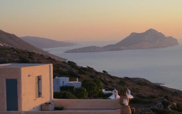 Kaminaki Amorgos Studios & Apartments