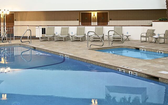 Sheraton Minneapolis West Hotel