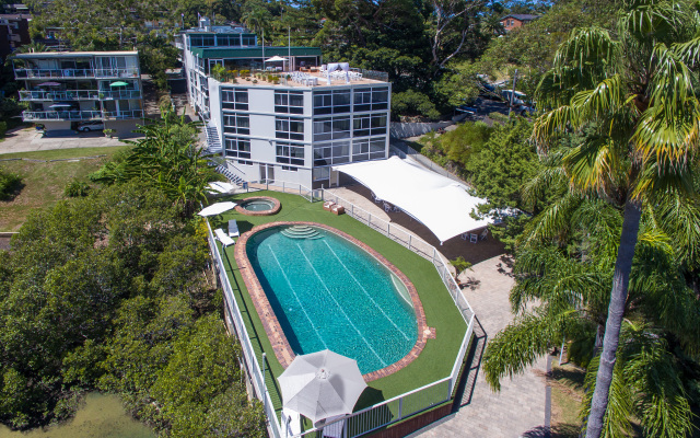 Mirage Hotel Newport