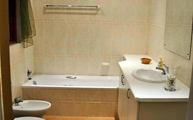 Clan Court Guesthouse