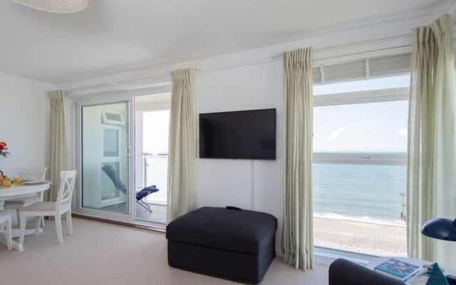Beachfront Apartment With Panoramic Sea Views