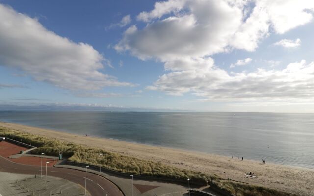 Penthouse 18, West End Point