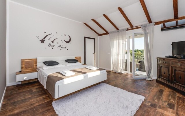 Stunning Home in Skradin-dubavice With Wifi and 4 Bedrooms