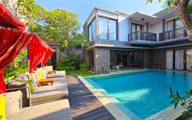 SEMINYAK ICON by Karaniya Experience