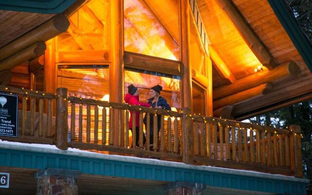 Snow Creek Cabins by Fernie Lodging Co