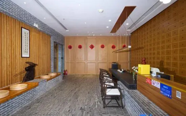 Jianghu Hot Spring Hotel (Yichun Wentang Town)