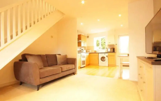 Fantastic 2-bed House in Hull. Garden, Sky tv