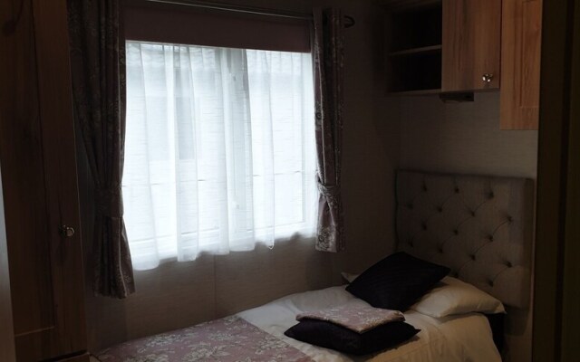 2-bed Caravan - Oakdene Forest Park