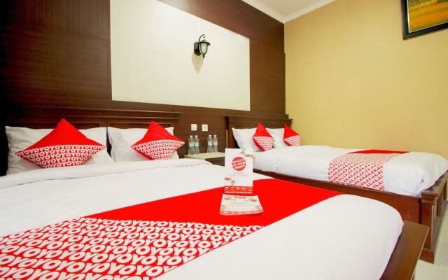 OYO 820 Abad Baru Hotel