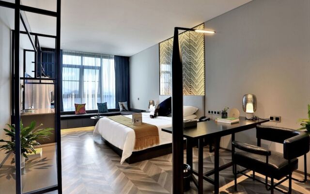 Hangzhou Vline Hotel