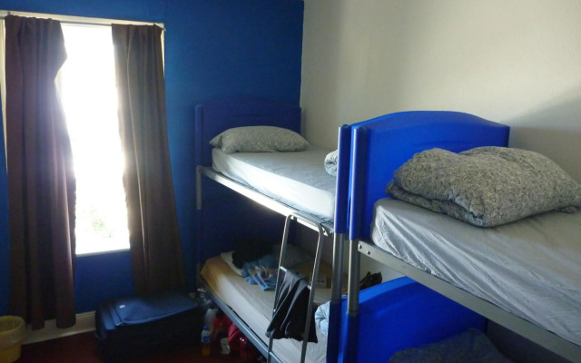 Adelaide Travellers Inn - Hostel