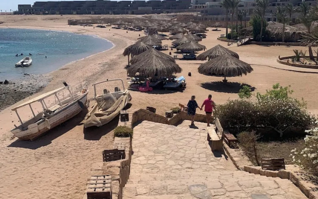 3-bed Sleeps 6 With Sea View & Free Parking