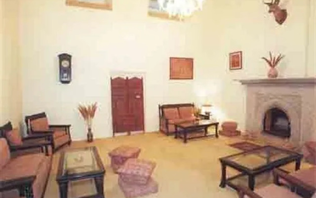 Hotel Padmini Nivas