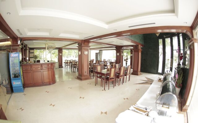 Lucky Hotel - Phu My Hung