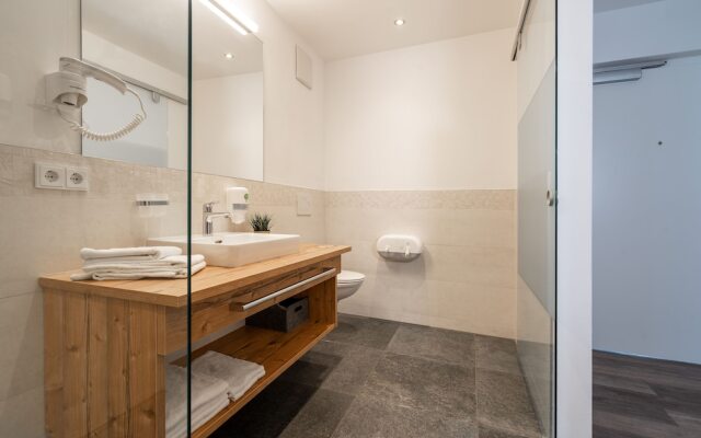 Kaiser Max Suite at the Golden Roof