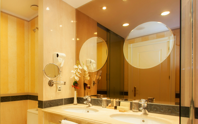 Guadalpin Suites