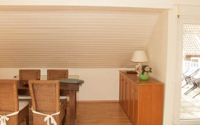 Tolstov-Hotels Generous 3 Room Apartment